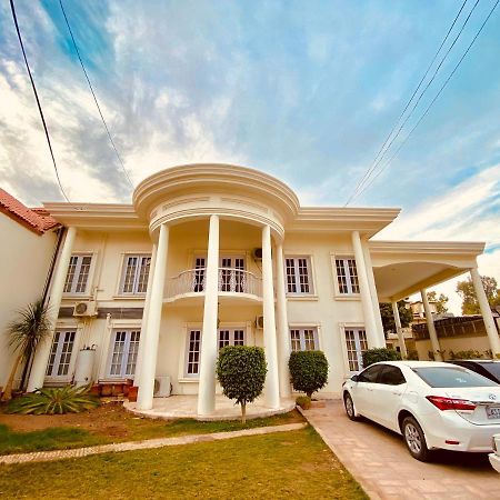 Shelton'S Rezidor House Hotel Пешавар Екстериор снимка
