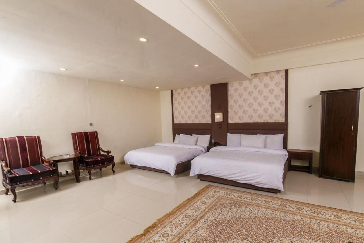 Shelton'S Rezidor House Hotel Пешавар Екстериор снимка