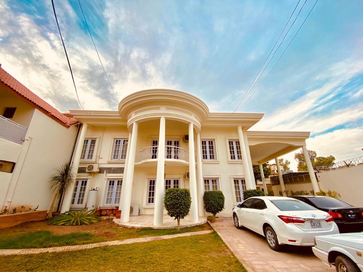 Shelton'S Rezidor House Hotel Пешавар Екстериор снимка