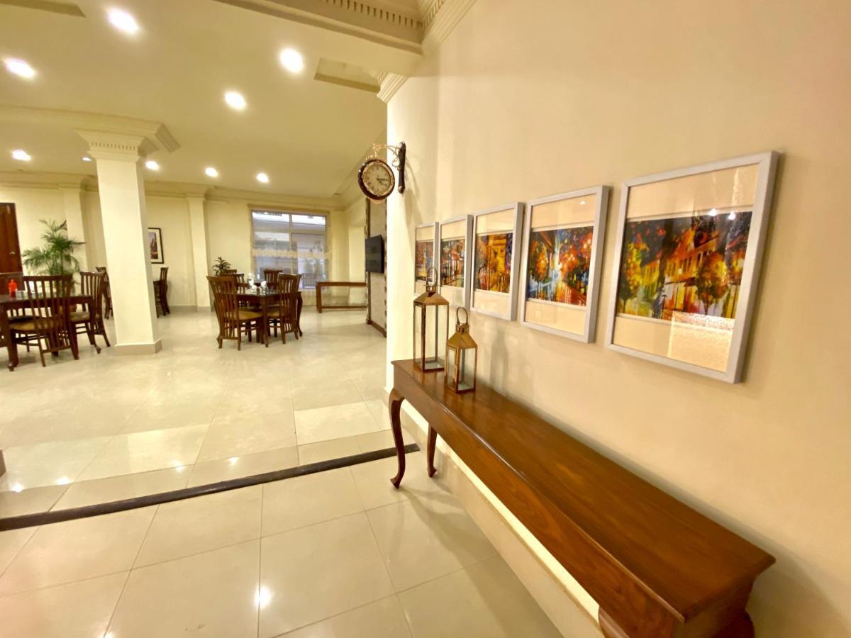 Shelton'S Rezidor House Hotel Пешавар Екстериор снимка