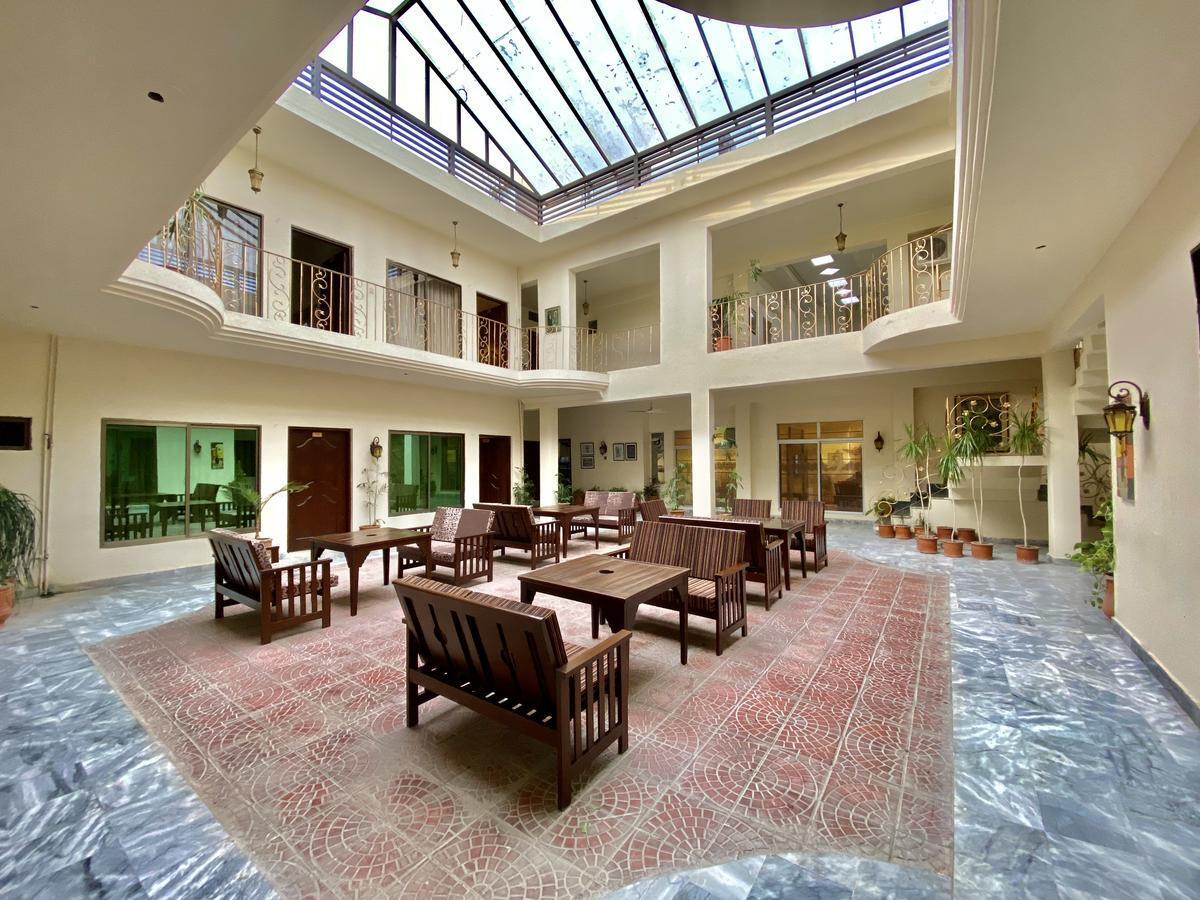 Shelton'S Rezidor House Hotel Пешавар Екстериор снимка