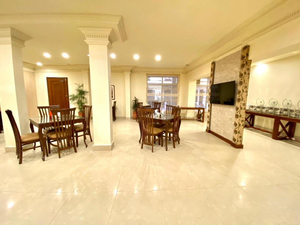 Shelton'S Rezidor House Hotel Пешавар Екстериор снимка